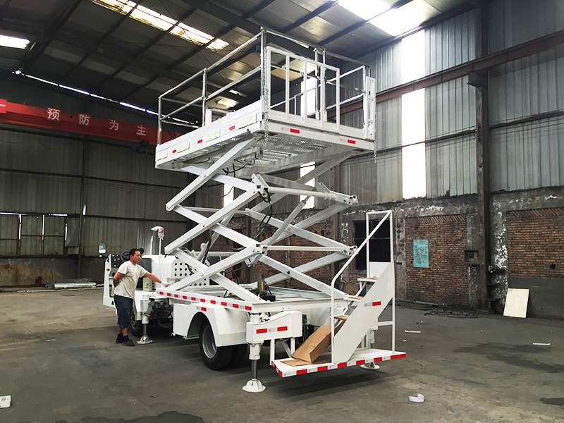 車載高空作業(yè)平車