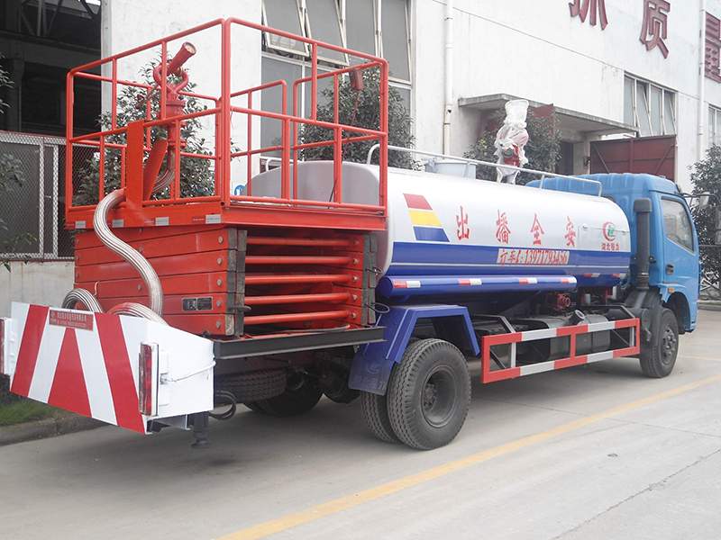 車載剪叉升降機(jī)