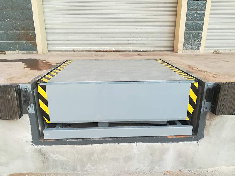 固定登車橋 固定登車橋