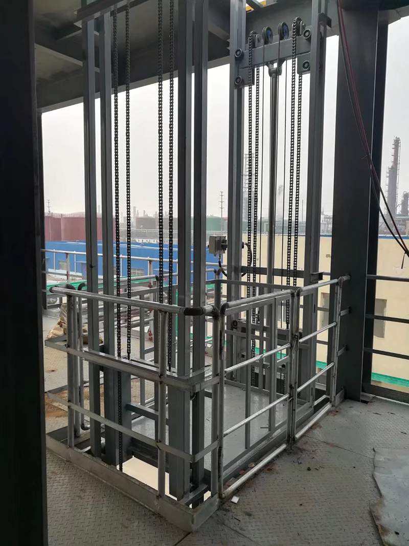 導(dǎo)軌式升降平臺