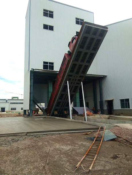 后翻卸車(chē)機(jī)