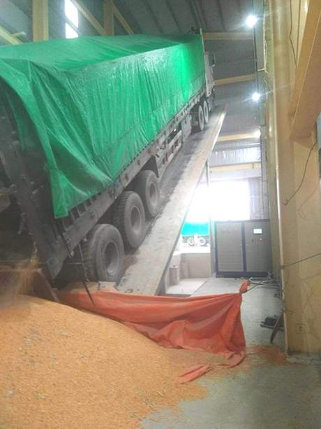 后翻液壓翻板卸車(chē)機(jī)