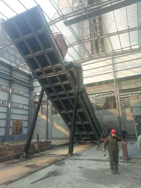 兩側(cè)支撐液壓翻板