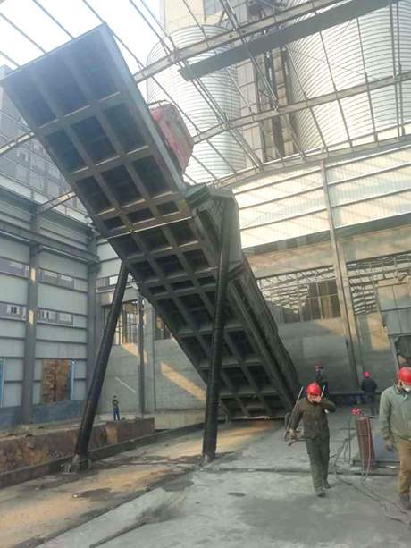 兩側(cè)支撐液壓翻板