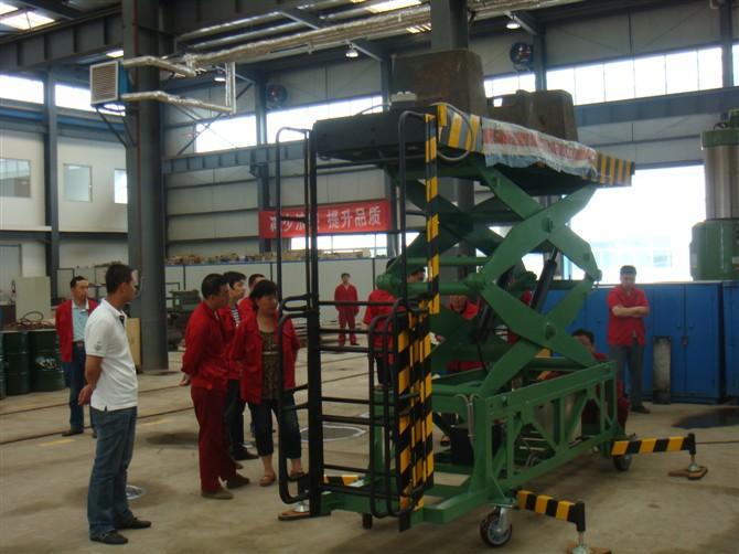 工業(yè)升降平臺(tái)