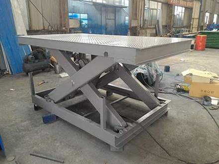 液壓升降機(jī)